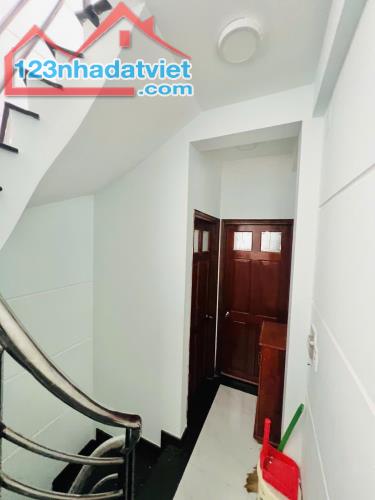 ‼️Bán Nhà Ngon 5Tầng,Mới Đẹp Ở Luôn,Ôto Sát Nhà Lãnh Binh Thăng
Ngang Hiếm 4.7m 5Tỷ Hơn. - 1