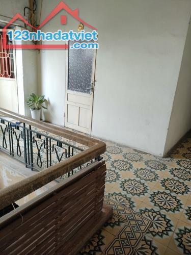Cho thuê căn hộ khép kín Phố Huế 30m/44m, tầng 4, mặt tiền 3m, 7 tr/th Hai Bà Trưng.