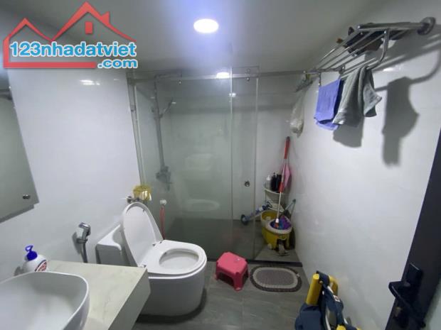 BÁN NHÀ VĂN QUÁN - 55M - Ô TÔ ĐỖ CỬA - GẦN GA TÀU - CHỈ 12.9 TỶ - 3
