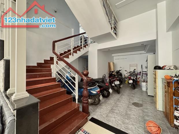 CHỢ BÀ CHIỂU - NHÀ 5 TẦNG 104m2 - 6 PN, 7 WC - GIÁ CHỈ 16.5T - 4