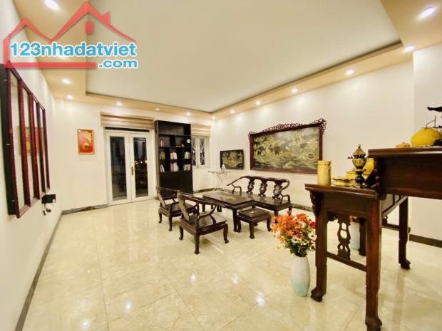 Cần Bán Gấp MT Dương Quảng Hàm  P5 , 4m x 25m , 4 tầng  ,Giá 14 tỷ Thương Lượng Mạnh.