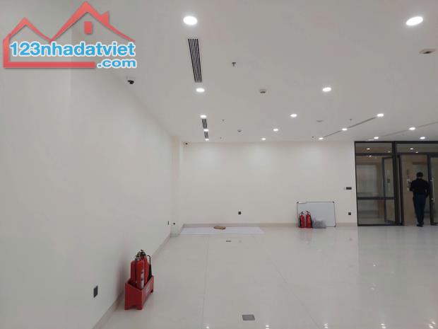 Cho thuê gấp 170m2 sàn văn phòng Nguyễn Thị Định thông sàn, thang máy, có hầm để xe, ô tô - 3
