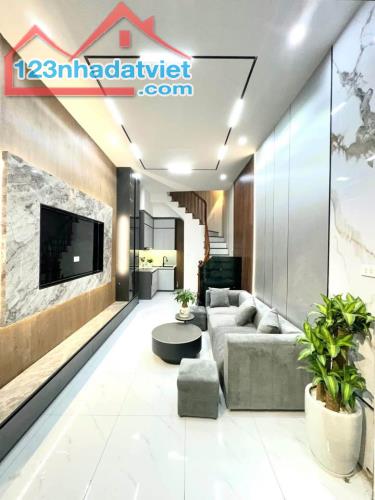 HIẾM! BÁN GẤP NHÀ VĂN HƯƠNG-ĐỐNG ĐA, 20M 5 TẦNG FULL NỘI THẤT, NGÕ THÔNG CHỈ 3,68 TỶ