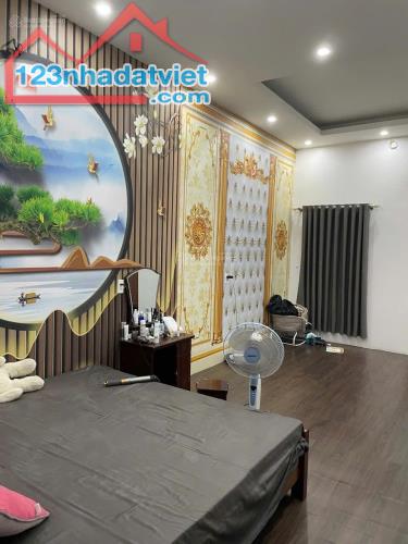 Chính chủ bán nhà 3 tầng đường Cách Mạng Tháng 8 - vị trí đắc địa, thuận lợi kinh doanh - 2