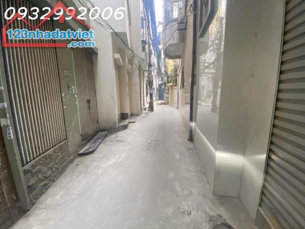 Cần bán nhà Phố Thịnh Quang Đống Đa vị trí đẹp Hiếm nhà vào ở luôn 30m x5 tầng 6,3 tỉ