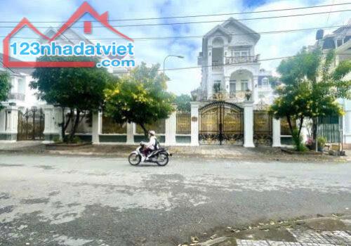 Bán Biệt thự sân vườn siêu vip trung tâm Cồn Khương, Ninh Kiều, Cần Thơ. - 3