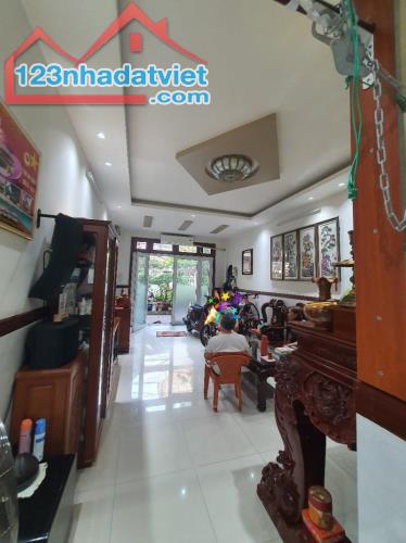 12 TỶ HƠN - NHÀ CÔ BẮC QUẬN I - GẦN ĐẠI HỌC VĂN LANG - HẺM XE HƠI 1/ SÁT MT-60M2 2 LẦU 3PN