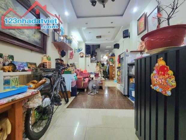 12 TỶ TL - NHÀ QUẬN 1 GẦN CÔNG VIÊN LÊ VĂN TÁM - KẺM 4M SÁT MẶT TIỀN - KINH DOANH - 63M2