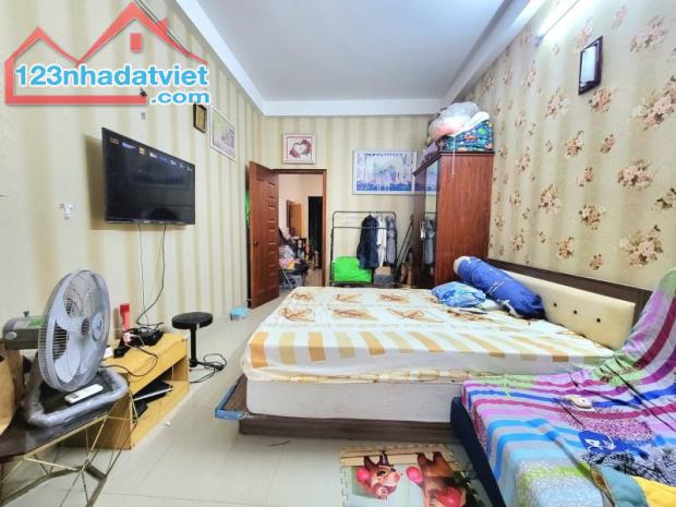12 TỶ TL - NHÀ QUẬN 1 GẦN CÔNG VIÊN LÊ VĂN TÁM - KẺM 4M SÁT MẶT TIỀN - KINH DOANH - 63M2 - 4