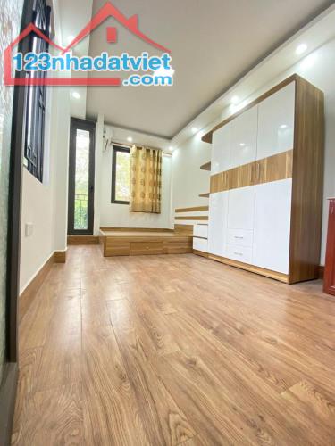 VĂN CHƯƠNG.VỈA HÈ KINH DOANH. Ô TÔ TRÁNH. 25m2 4T 3m Mặt Tiền. 6.9 TỶ - 5