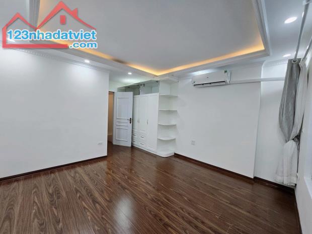 Nhỉnh 8 tỷ nhà đẹp 5 tầng Cầu Giấy - 2