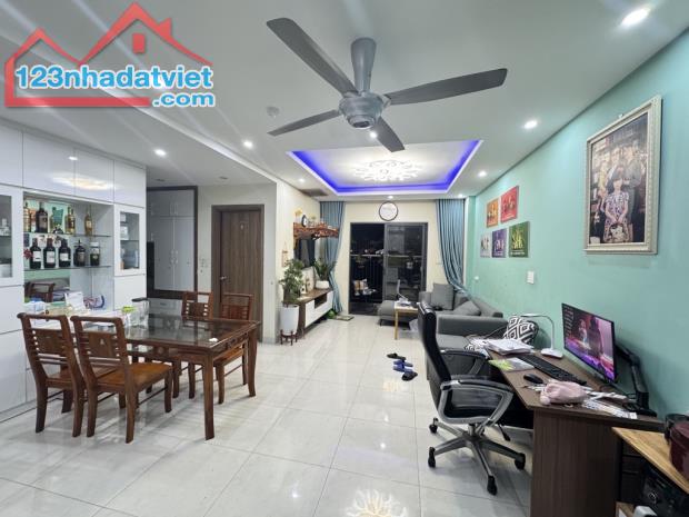 Chủ nhượng căn cc Hope Reéidence 76 m , 3 ngủ , 2 wc . $ 3,98 tỉ