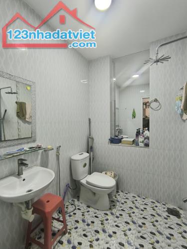 KHU VIP HUỲNH VĂN BÁNH AN NINH, HẺM XE HƠI SÁT MẶT TIỀN GẦN 50M2 4 TẦNG, 4PN, NHỈNH 7 TỶ - 4