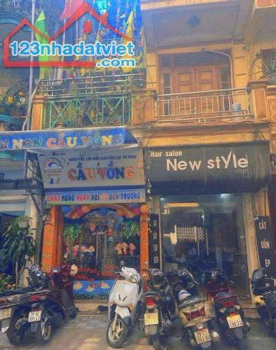 BÁN ĐẤT TẶNG 2 CĂN NHÀ MẶT TIỀN TẠI HAI BÀ TRƯNG HN. 78M2 SẴN SỔ CHỈ 21.5 TỶ LH:0785638686
