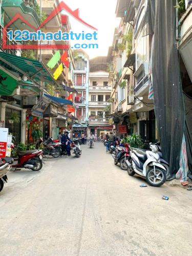 BÁN ĐẤT TẶNG 2 CĂN NHÀ MẶT TIỀN TẠI HAI BÀ TRƯNG HN. 78M2 SẴN SỔ CHỈ 21.5 TỶ LH:0785638686 - 1