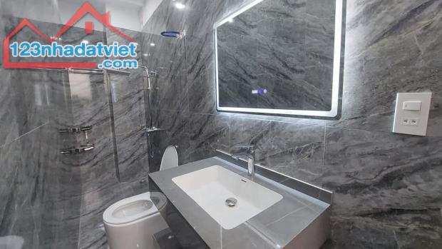 Bán gấp nhà 4,5tầng,  Miếu Hai Xã, Dư Hàng Kênh, Lê Chân. 4,65tỷ. 43m2. Đường 4,5m. - 2