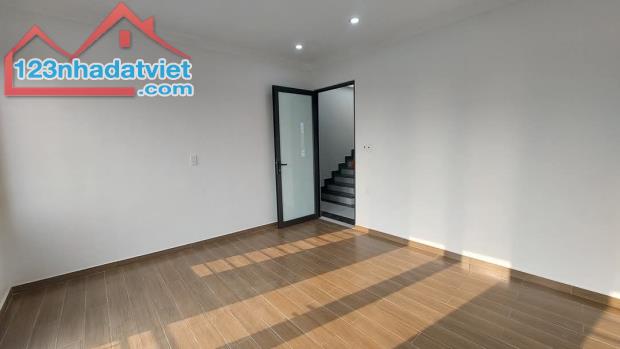Bán gấp nhà 4,5tầng,  Miếu Hai Xã, Dư Hàng Kênh, Lê Chân. 4,65tỷ. 43m2. Đường 4,5m. - 3