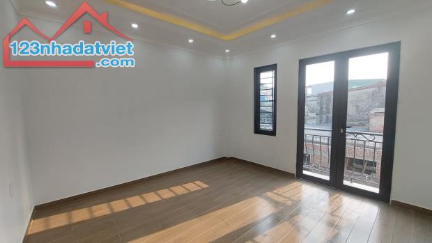 Bán gấp nhà 4,5tầng,  Miếu Hai Xã, Dư Hàng Kênh, Lê Chân. 4,65tỷ. 43m2. Đường 4,5m. - 5