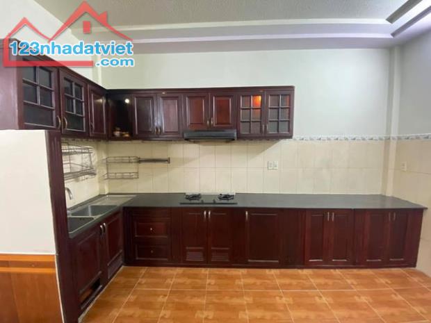Bán nhà Đông Hưng Thuận 05 HXH, Q12,DT khủng 164m vuông giá siêu hời - 2