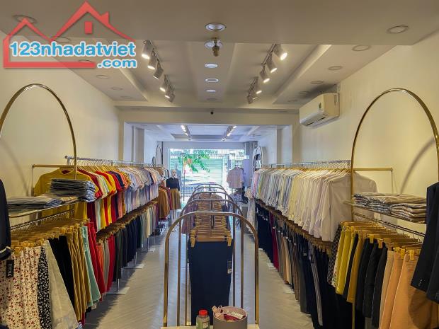 Nhà phố rẻ 1 trệt 2 lửng Cách Mạng Tháng Tám Quận 3 TP. Sài Gòn - 1
