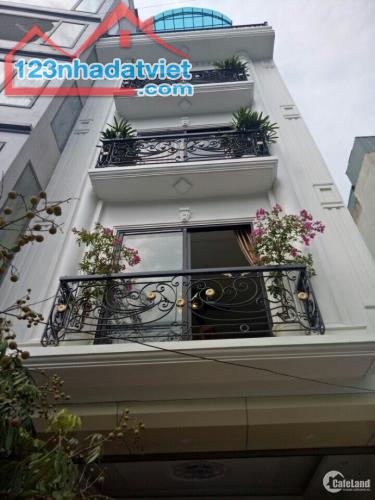 BÁN NHÀ ĐẸP 84M - KHU ĐẤU GIÁ VIỆT HƯNG - 5 TẦNG, THANG MÁY - GIÁ CHỈ 25.1 TỶ!