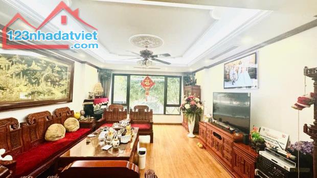 BÁN NHÀ ĐẸP 84M - KHU ĐẤU GIÁ VIỆT HƯNG - 5 TẦNG, THANG MÁY - GIÁ CHỈ 25.1 TỶ! - 2