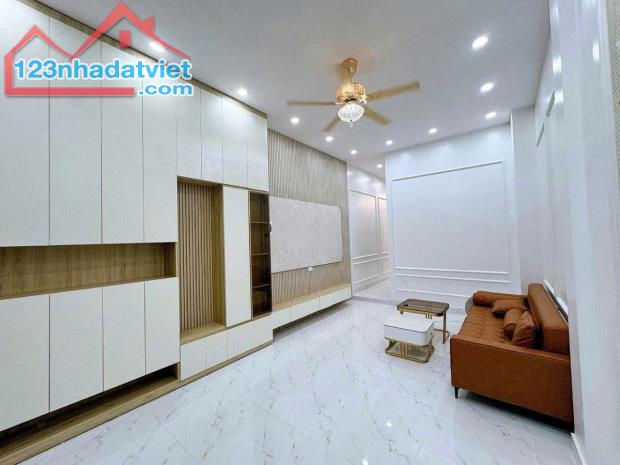 BÁN NHÀ PHỐ TỨ LIÊN, TÂY HỒ, 1 NHÀ RA MẶT PHỐ, THANG MÁY, DT 80M2* 5 TẦNG* GIÁ 16 TỶ - 5