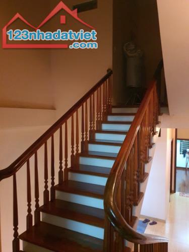 🔥 BÁN NHÀ MẶT PHỐ LÊ VĂN HIẾN – KINH DOANH SẦM UẤT – 2 MẶT THOÁNG VĨNH VIỄN 🔥  🏡 Vị trí - 3