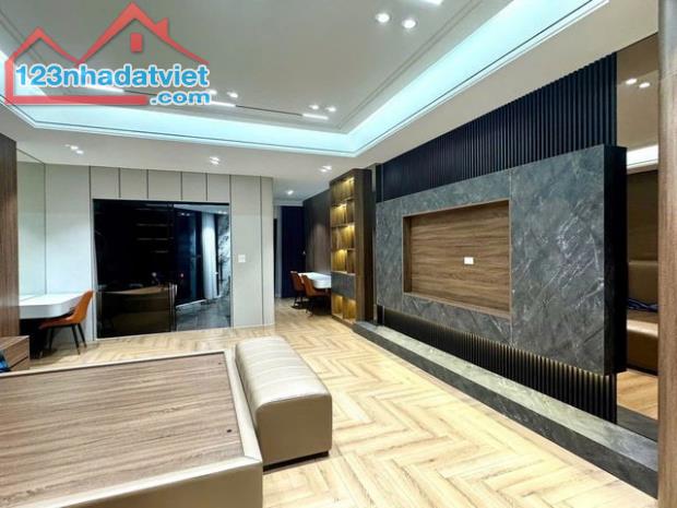 Bán nhà mặt phố Hồng Tiến Long biên 62m sử dụng 75m 8T MT8m giá 38.6 tỷ vỉa hè 5m gara ô t - 3