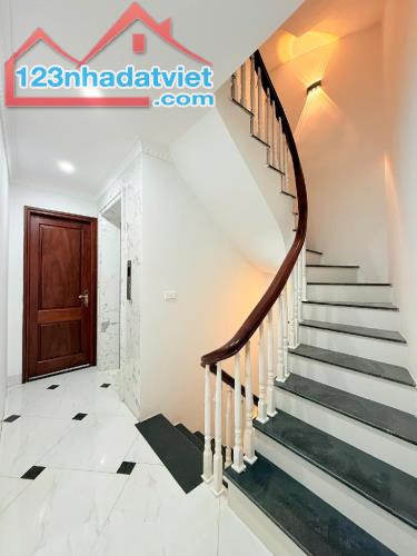 BÁN NHÀ MỚI KOONG - MẶT PHỐ MINH KHAI, HAI BÀ TRƯNG 	•	Diện tích: 60m² 	•	Giá: 22 tỷ 	•	Nh - 2