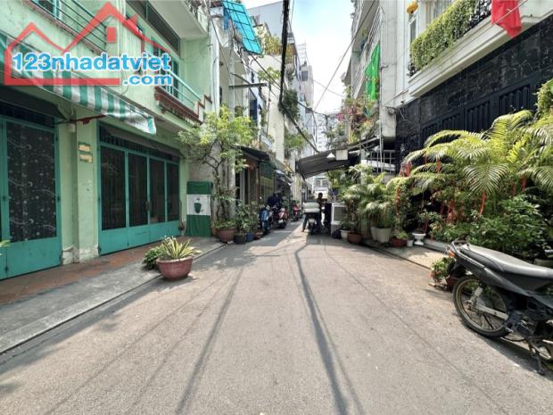 SÁT PHAN XÍCH LONG, P7, PHÚ NHUẬN - HẺM Ô TÔ TRẢI NHỰA CHUẨN 4M - 63M2 A4 - 2 TẦNG - 8.5