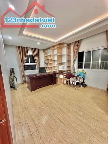 Chủ nhượng căn cc CT 1B Thạch Bàn , 100 m2 . Bán 4,95 tỉ ( có TL chút xíu) - 3