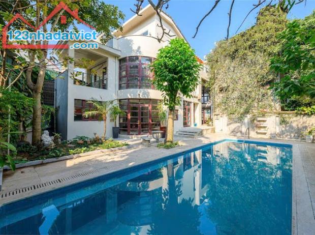 Cho Thuê Biệt Thự Sân Vườn,Bể Bơi tại NGỌC THỤY ,dt 500m giá 87tr