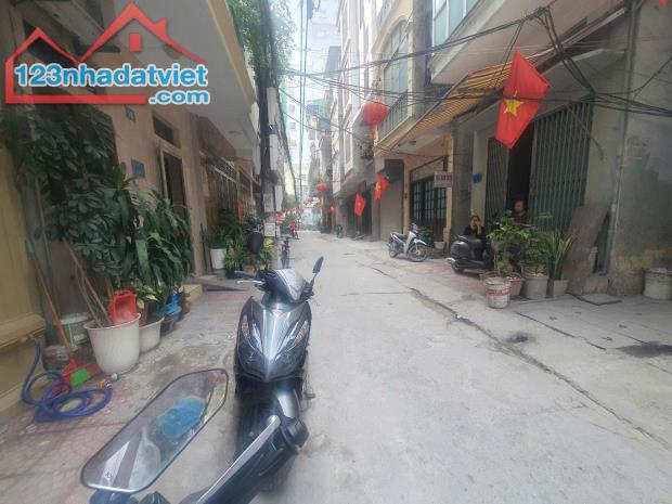 CẦN BÁN GẤP NHÀ 3 TẦNG MẶT PHỐ  TRUNG TÂM PHỐ CỔ HÀ ĐÔNG DT 50M 3 TẦNG GIÁ 9.98 TỶ