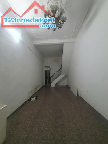 CẦN BÁN GẤP NHÀ 3 TẦNG MẶT PHỐ  TRUNG TÂM PHỐ CỔ HÀ ĐÔNG DT 50M 3 TẦNG GIÁ 9.98 TỶ - 2