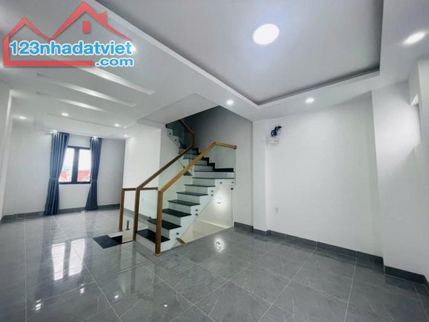 Bán nhà mặt tiền Nguyễn Trung TRực - phường 4 - tp Đà Lạt - 2