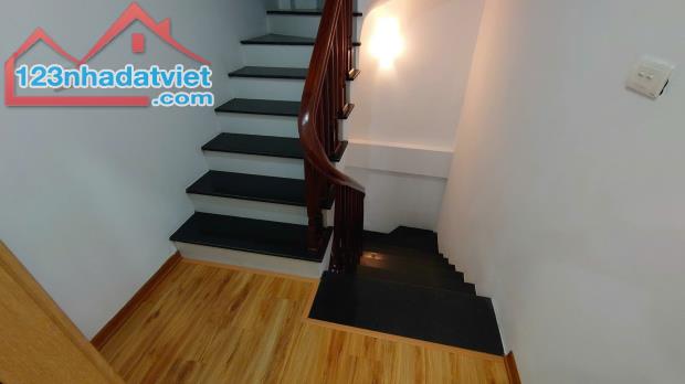 NHÀ ĐẸP,NGÕ 521 AN DƯƠNG VƯƠNG, TÂY HỒ: 31M X5T, MT 3,3M, GIÁ 5,7 TỶ. - 1