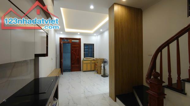 NHÀ ĐẸP,NGÕ 521 AN DƯƠNG VƯƠNG, TÂY HỒ: 31M X5T, MT 3,3M, GIÁ 5,7 TỶ. - 3