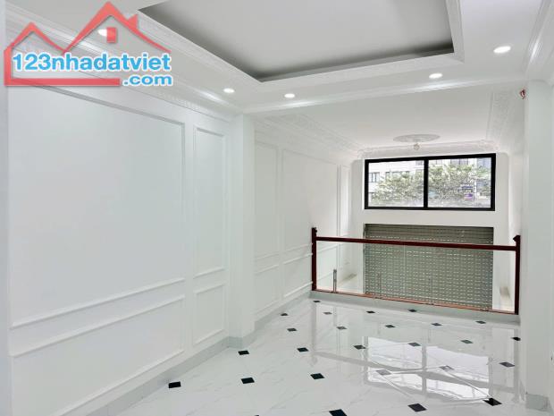NHÀ MỚI KING KOONG - MẶT PHỐ LỚN - TRUNG TÂM HAI BÀ TRƯNG - KINH DOANH SẦM UẤT -