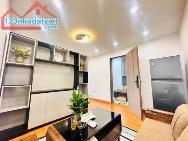Cho thuê căn tập thể ngõ Trại Găng Hai Bà Trưng 50m, 2 phòng ngủ, giá 8tr/tháng
