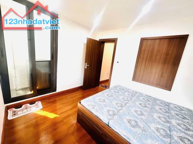 Cho thuê căn tập thể ngõ Trại Găng Hai Bà Trưng 50m, 2 phòng ngủ, giá 8tr/tháng - 2