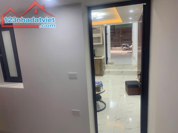 Bán nhà Thịnh Quang nhà đẹp ngõ thông ô tô đỗ cửa kinh doanh 50m giá 6.4 tỷ . - 2