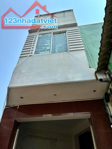 ♣ Sau lưng MT Đống Đa, gần Chợ, 56m2, 3 tầng, 5 Phòng cho thuê, 2.65 tỷ
