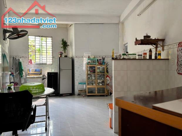 ♣ Sau lưng MT Đống Đa, gần Chợ, 56m2, 3 tầng, 5 Phòng cho thuê, 2.65 tỷ - 1