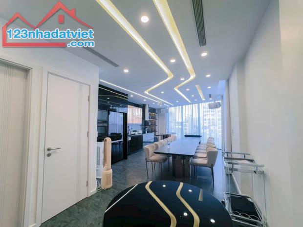 Đội Cấn, Mặt hồ Đầm Tròn, Nội thất Châu Âu, 8 tầng TM. 57m2, MT 5,5m. Chỉ 28 tỷ - 4