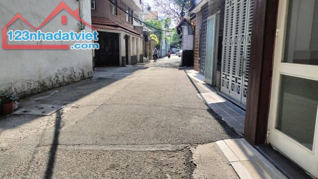 PHÚ NHUẬN HẺM XE HƠI THẲNG 1 TRỤC NGUYỄN TRỌNG TUYỂN 61m2, NHÀ NỞ HẬU, NHỈNH 7 TỶ
