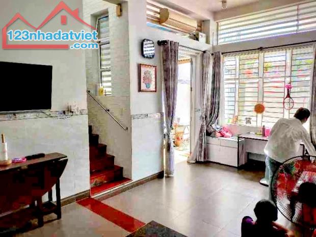 Nhà Hẻm oto, Đông Hưng Thuận Q12, 10 phút tới Sân Bay TSN, 80m2(6.5x12.3), Nhỉnh 5 Tỷ