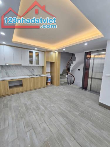 BÁN NHÀ PHỐ VIP THÁI HÀ, MỚI ĐẸP, LÔ GÓC, THANG MÁY, FULL NỘI THẤT, 40M2, 6T, GIÁ 13.2 TỶ.