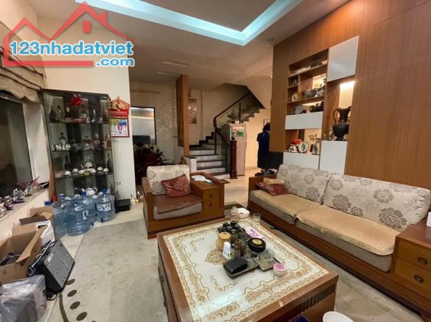 Bán nhà phân lô Giảng Võ 80m2, 6 tầng, mt 7m, 2 thoáng, ô tô, kinh doanh, giá 27 tỷ.