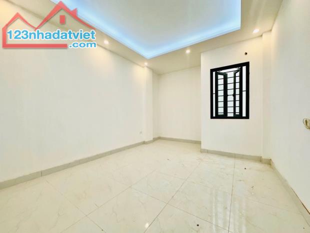 BÁN NHÀ KHUYẾN LƯƠNG - 3 GÁC ĐỖ CỬA - NGÕ THÔNG TỨ BỀ - LÔ GÓC - NHÀ MỚI Ở LUÔN - 5xxx - 2